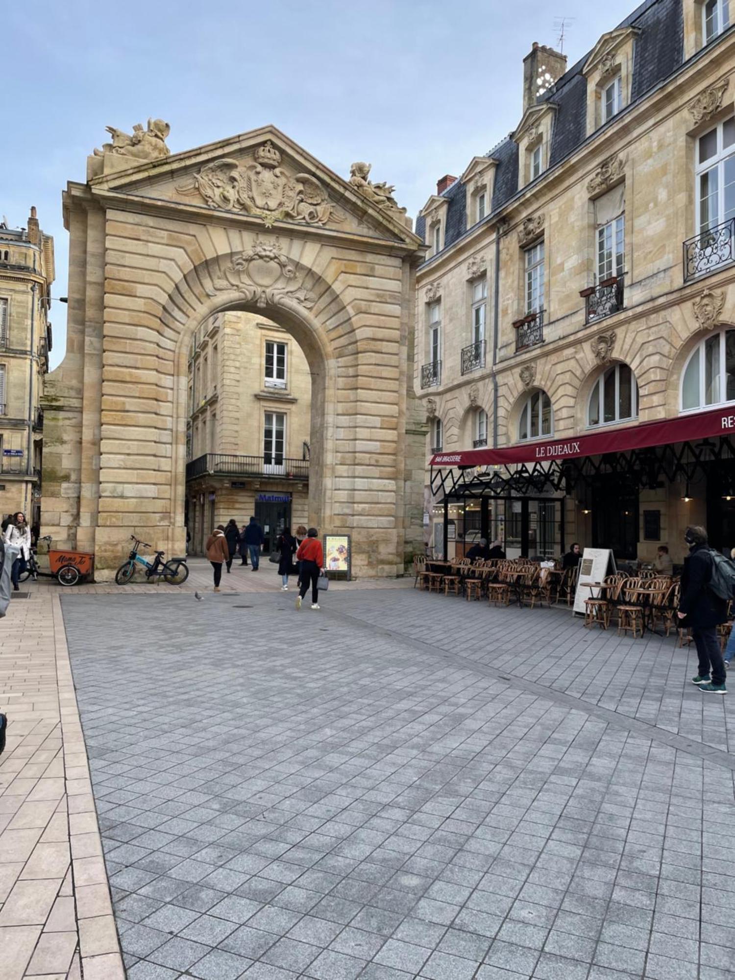 Le Charmant Quai Bourgeois Бордо Экстерьер фото